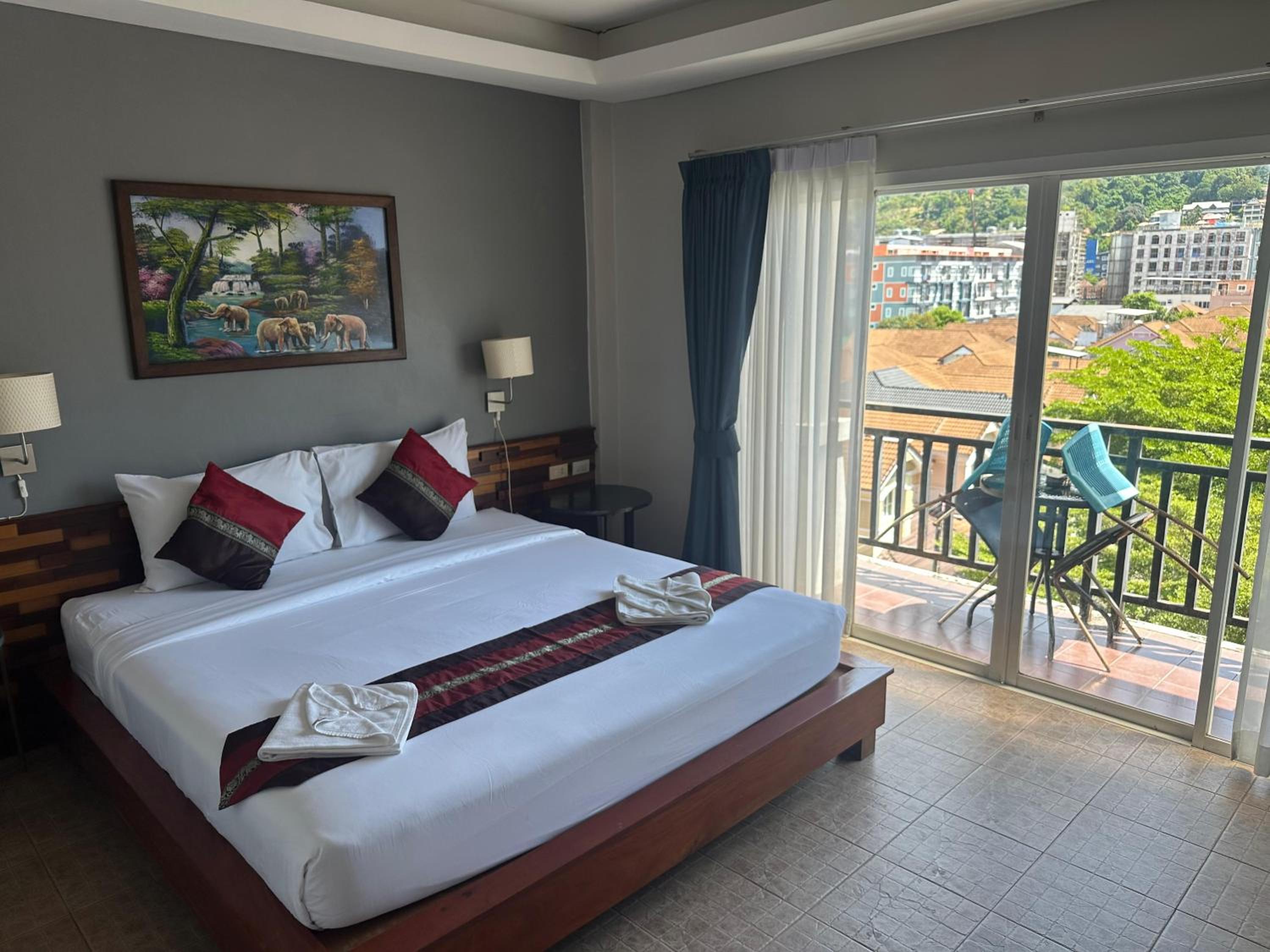 SawasdeeCiao Patong Guesthouse