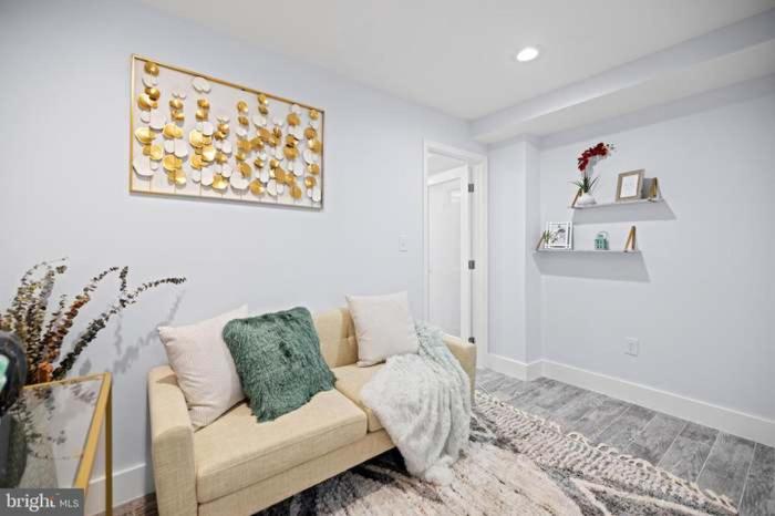 Beautiful 2 bedroom Apt on Morton st Nw view 4