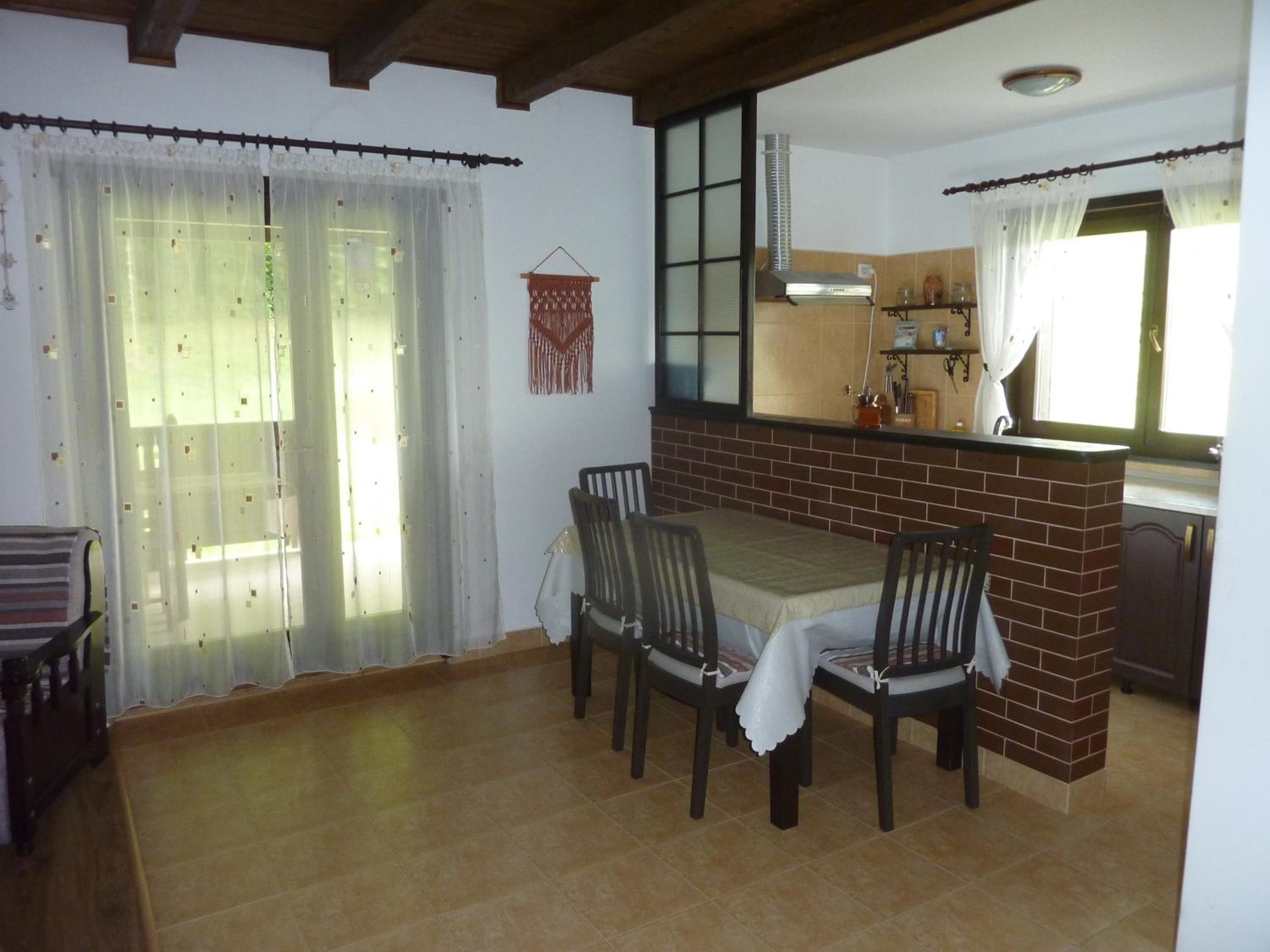 Casuta de pe deal view 5