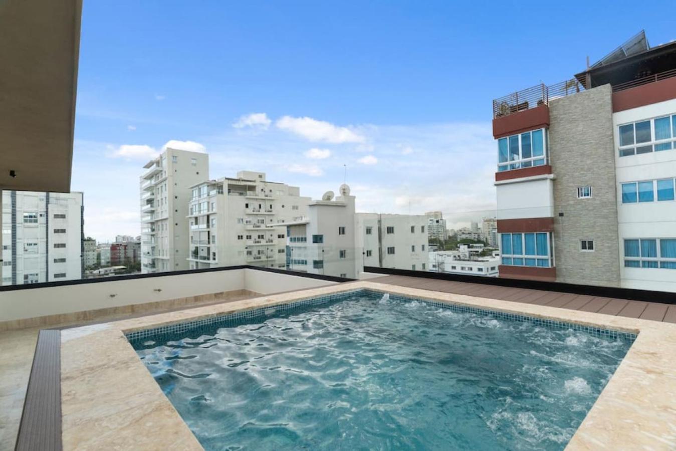 Cozy Centric Apt Full AC, Pool view 2