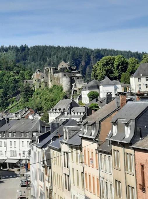 Maison touristique à Bouillon avec jardin