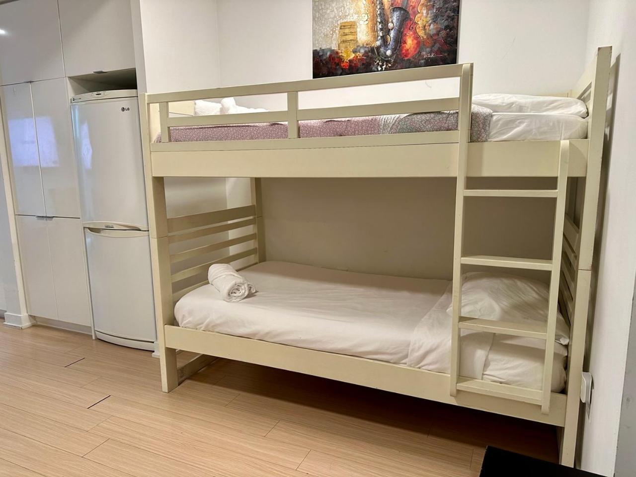 Cozy 1Bdrm with Bunk bed plus sofabed with terrace & parking
