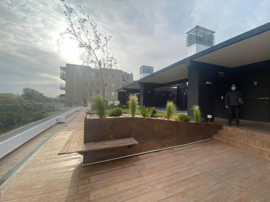 Dpto frente Movistar Arena