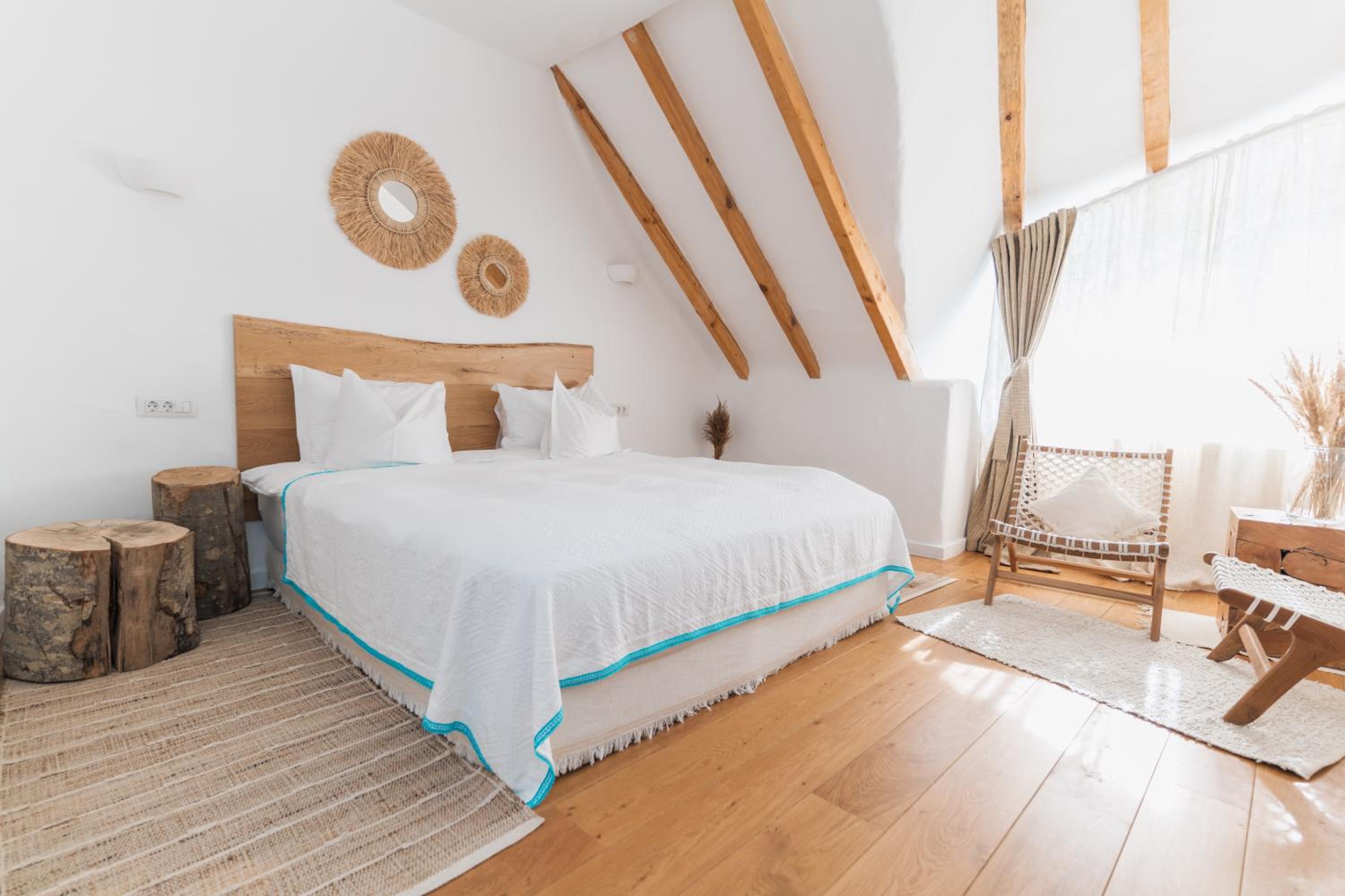 Photo 103