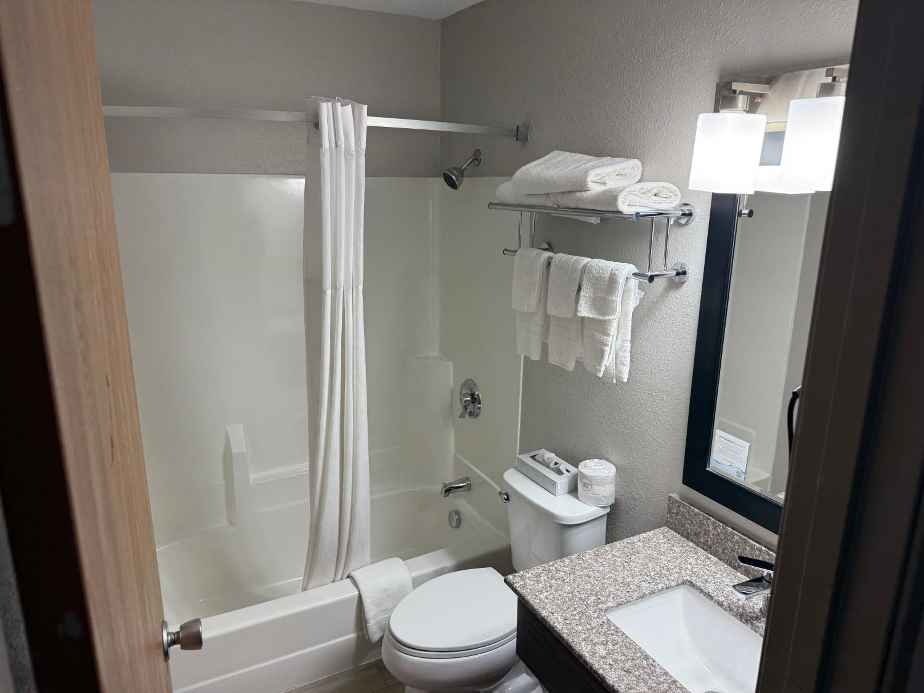 Muncie Vacations - Days Inn by Wyndham Muncie -Ball State University - Property Image 37