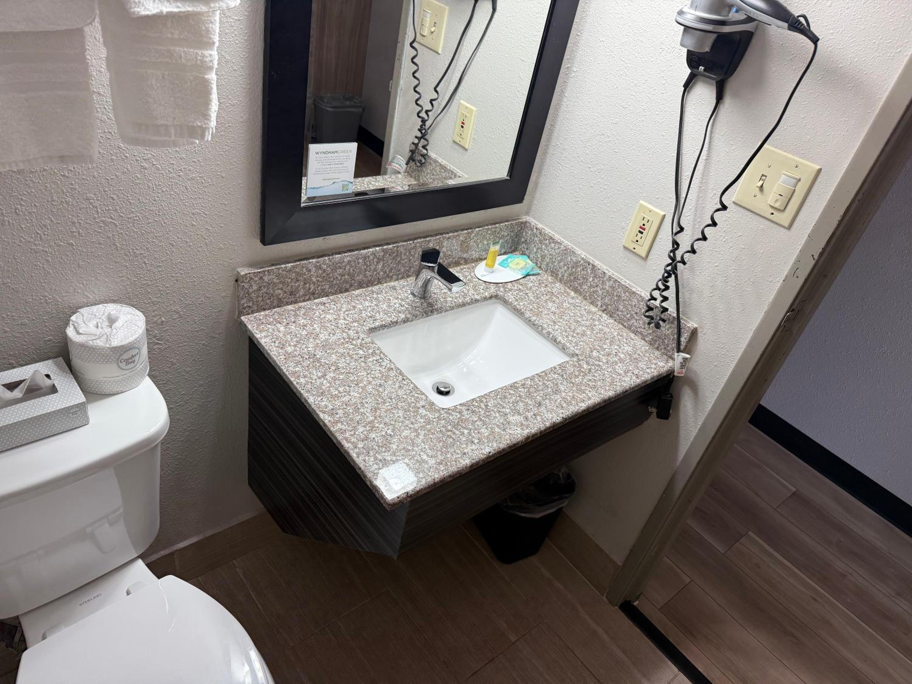 Muncie Vacations - Days Inn by Wyndham Muncie -Ball State University - Property Image 36