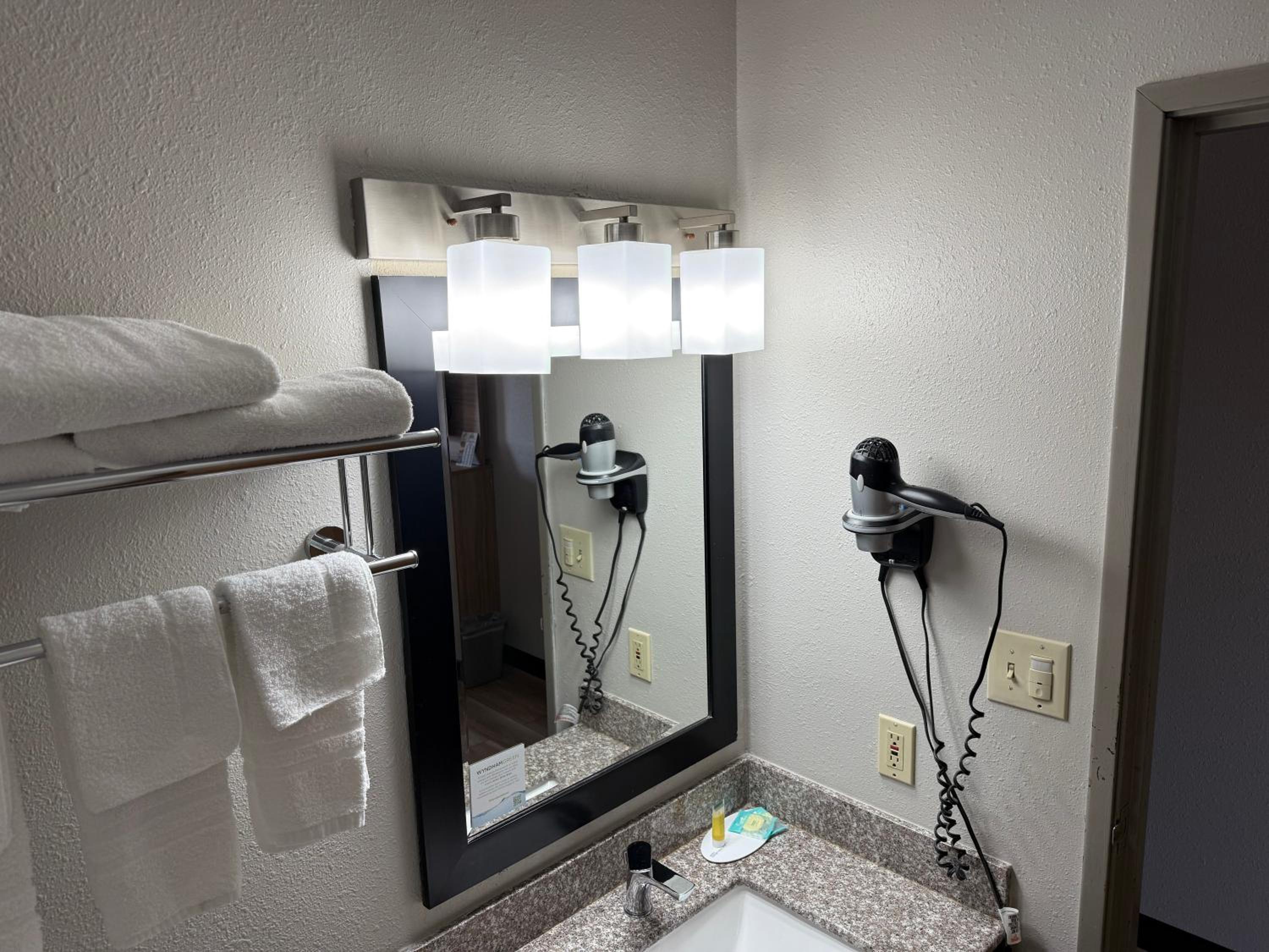Muncie Vacations - Days Inn by Wyndham Muncie -Ball State University - Property Image 35