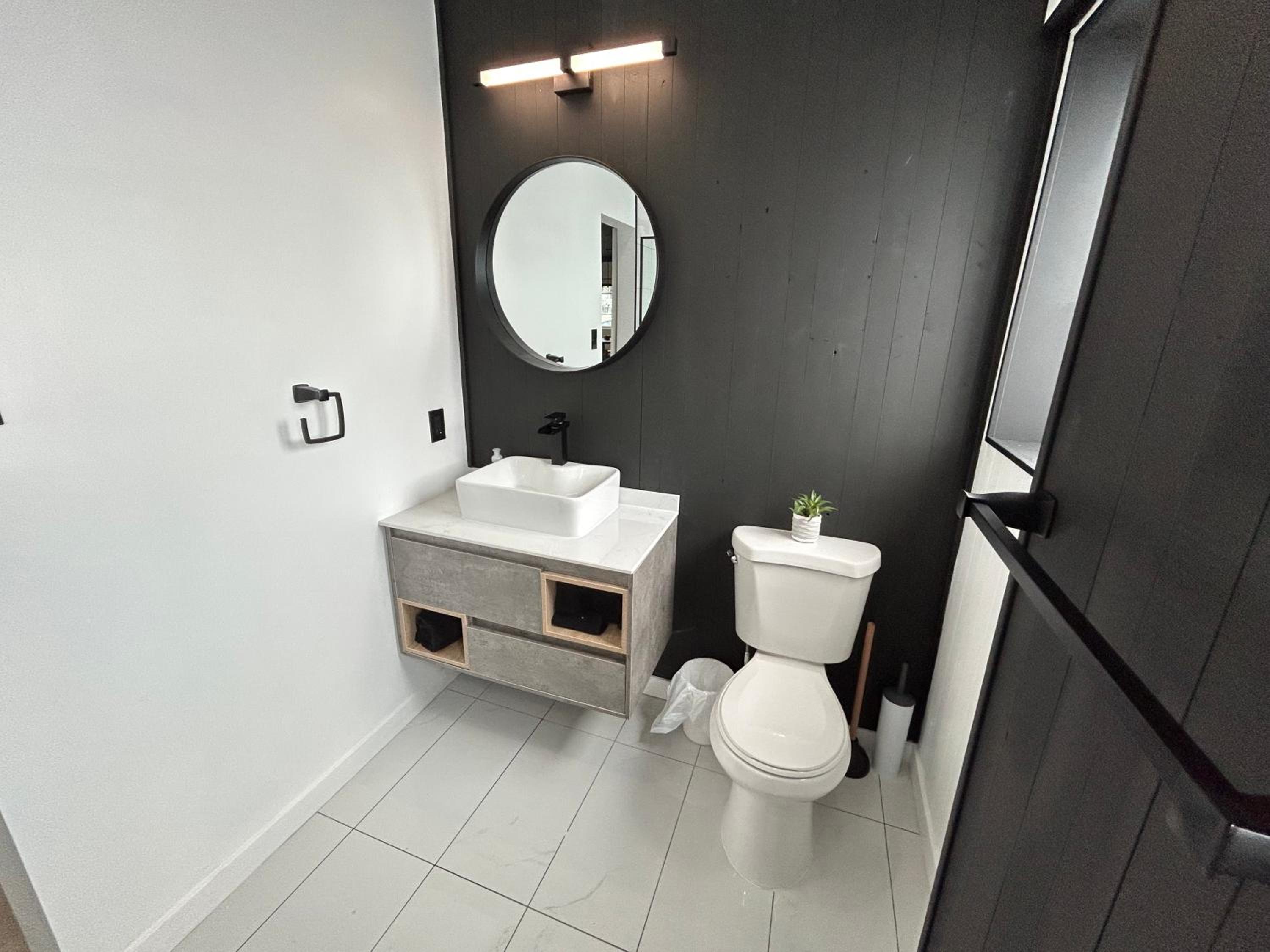 Cornwall Vacations - Newly renovated apartment in the heart of Cornwall - Property Image 1