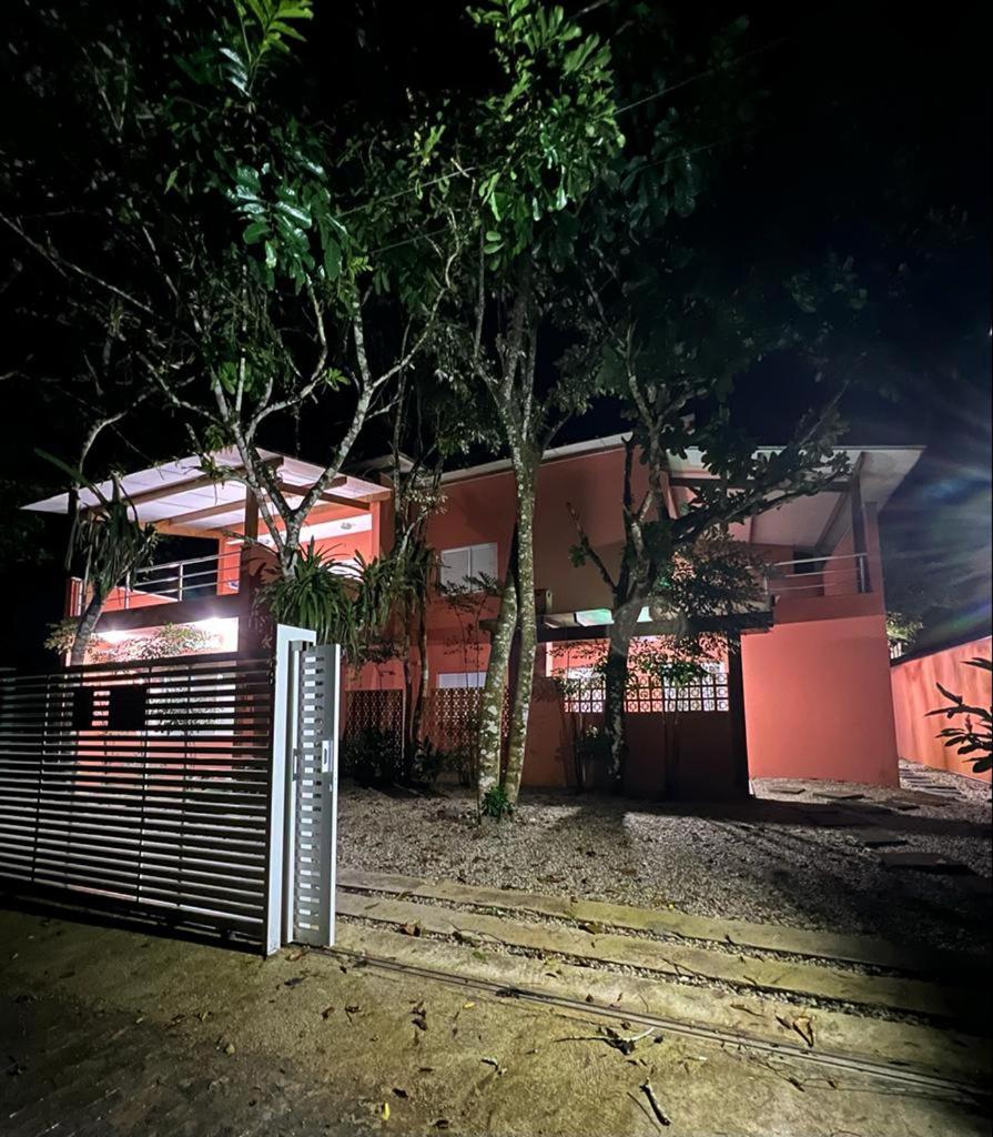 Itamambuca casas,suítes