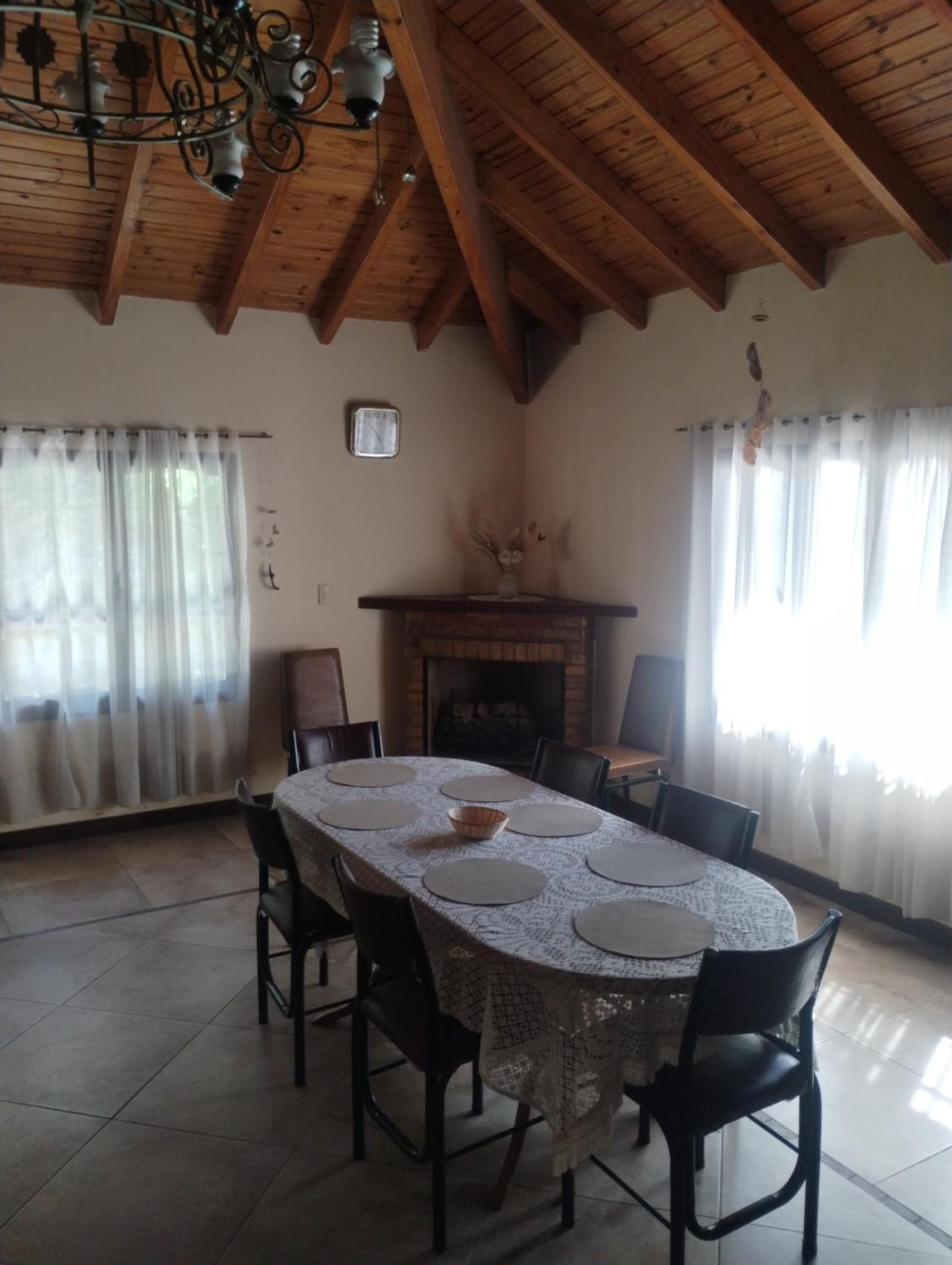 Casa amplia, jardin maravilloso