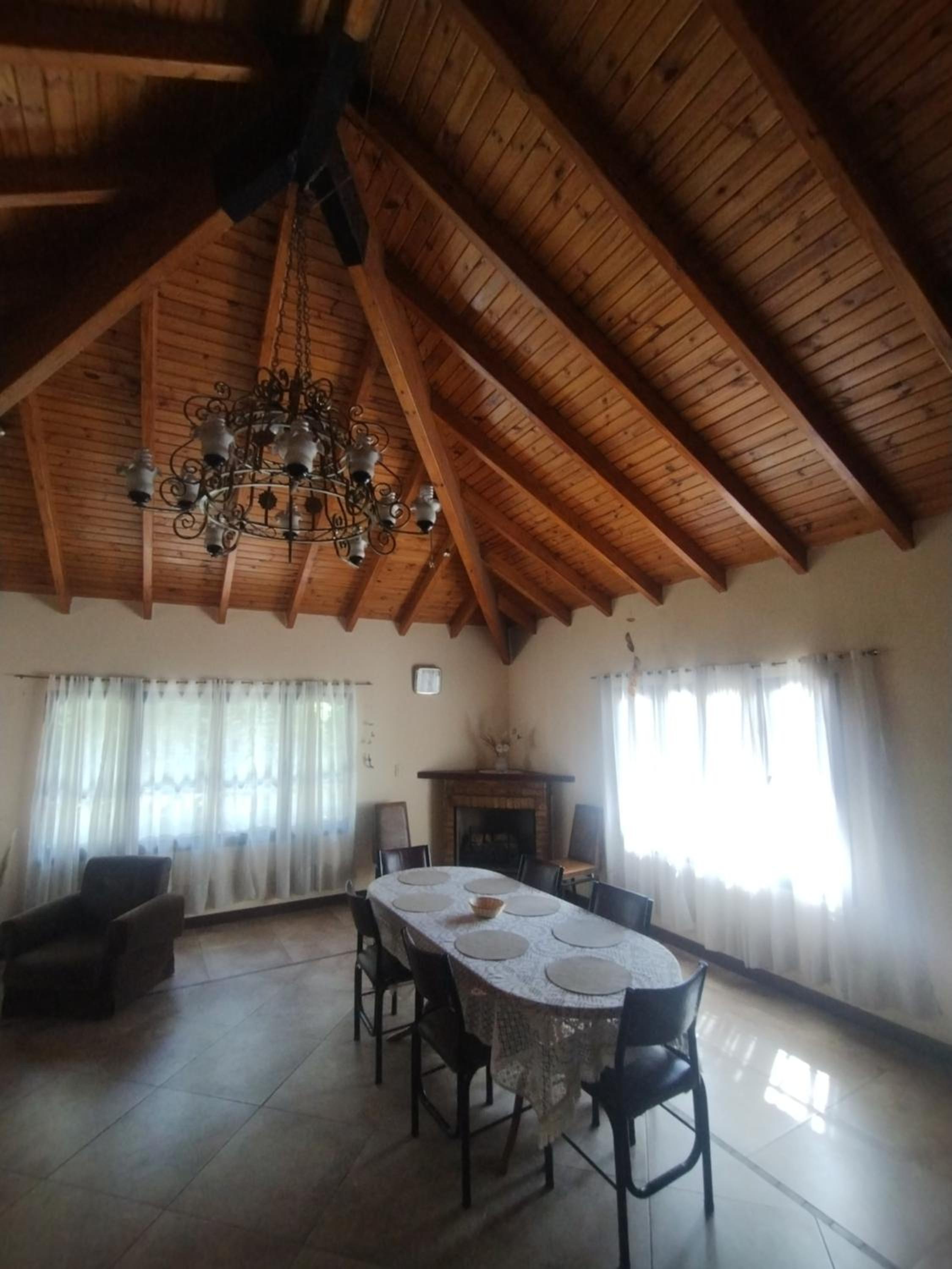 Casa amplia, jardin maravilloso