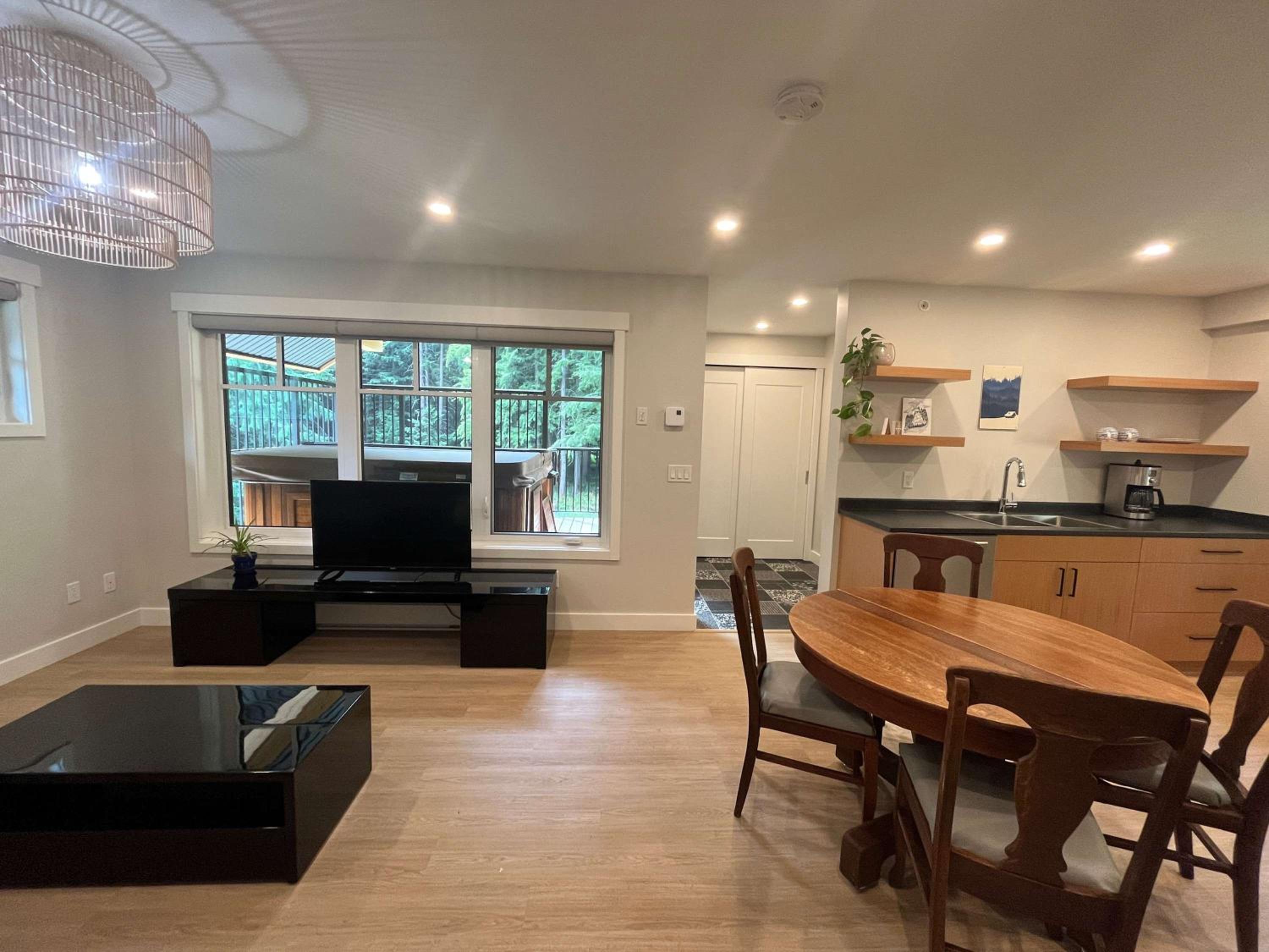 Hotel The Cedar Suite - Secluded Mountain Retreat With Forest Views And Hot Tub