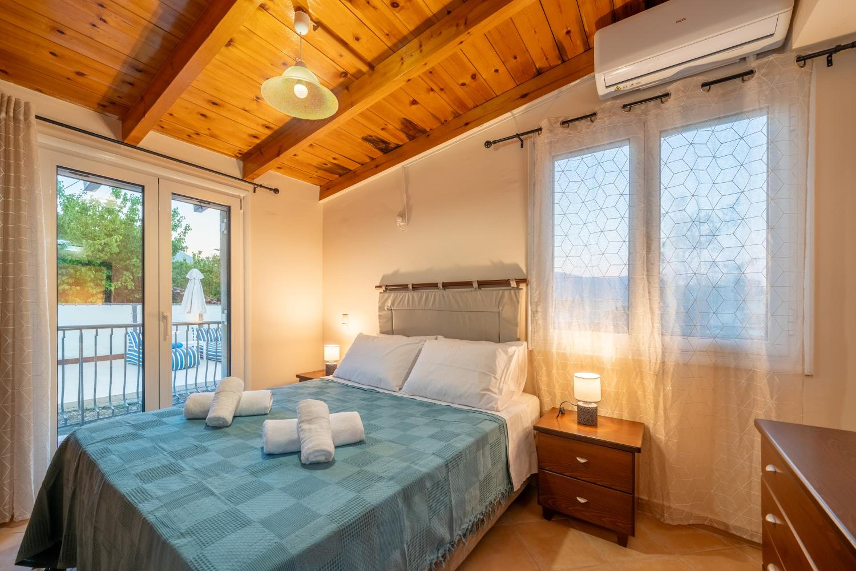 Home plousia
