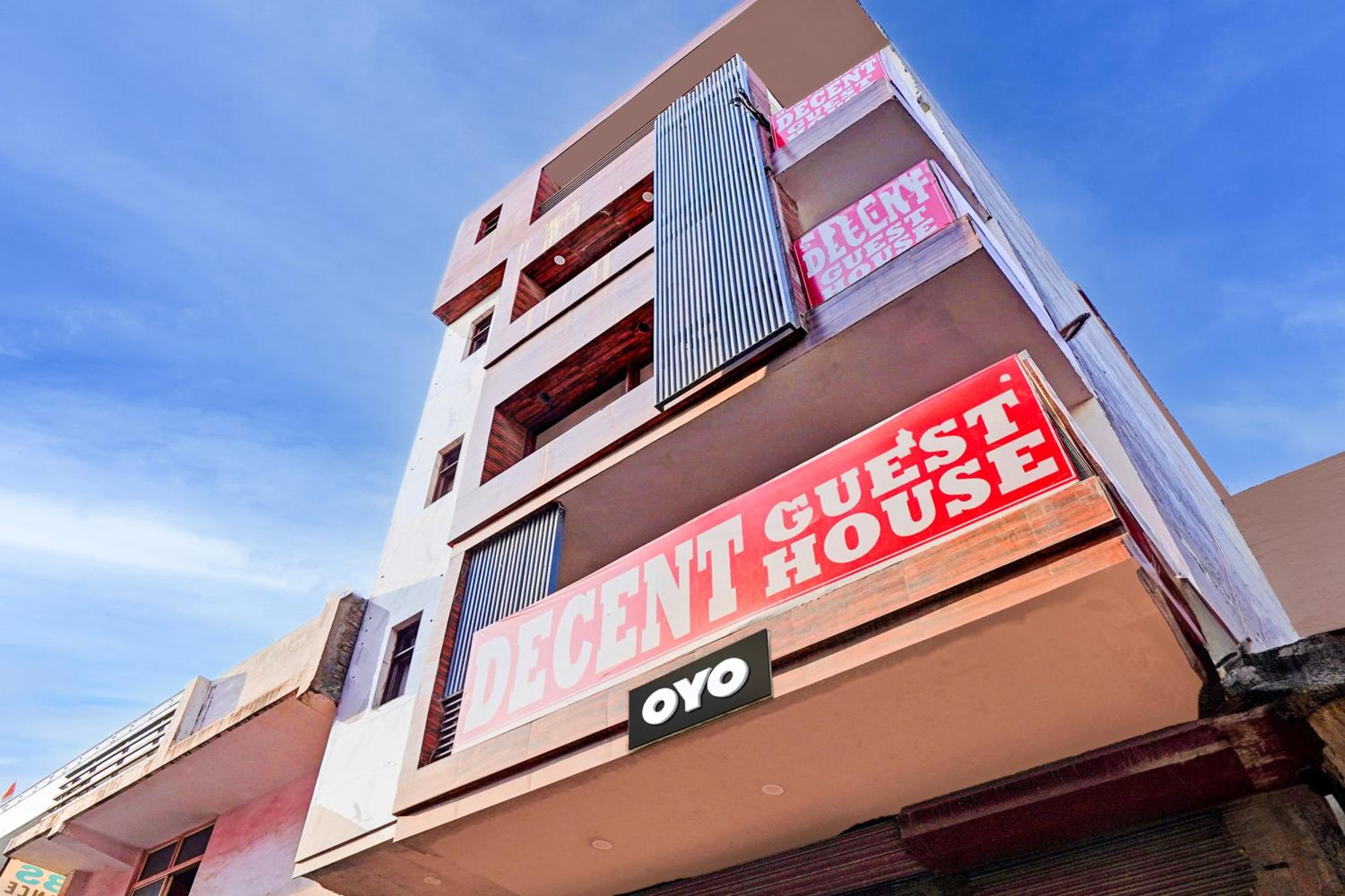 Hotel O Decent Guest House