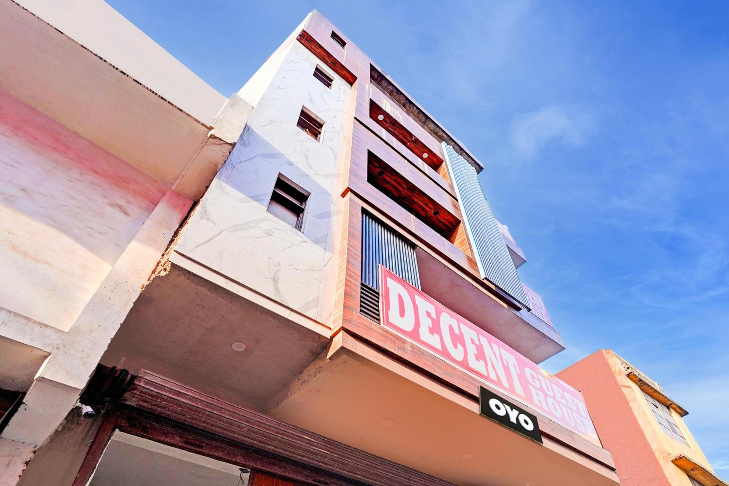 Hotel O Decent Guest House