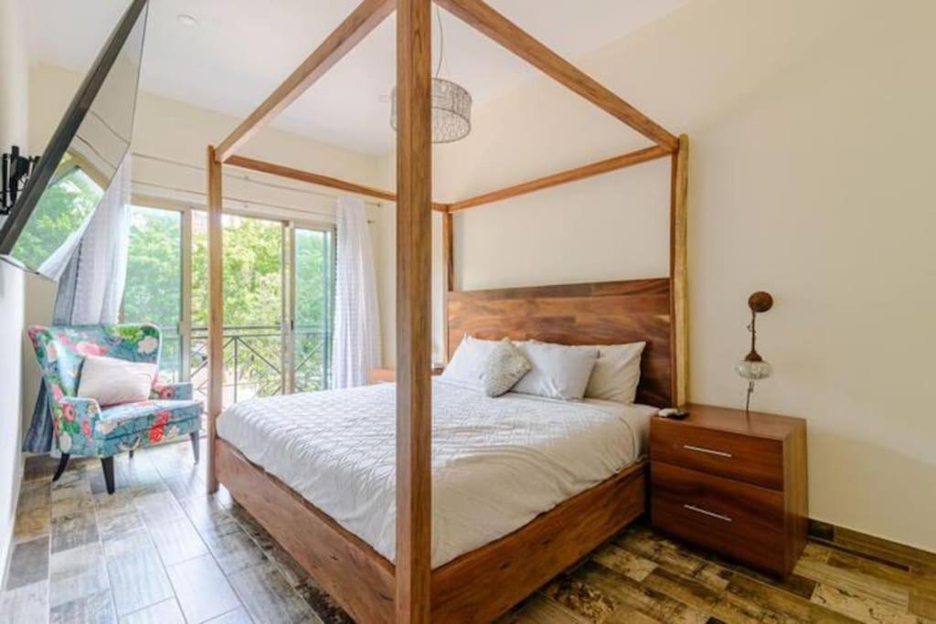 Unwind at Villa Magdalena, private villa with 3 bedrooms, rooftop pool and fast Wi-Fi for digital nomads view 3