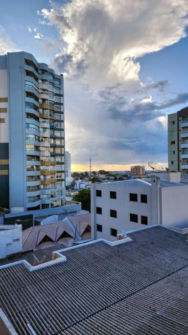 Apto aconchegante Centro Lago com 2 banheiros