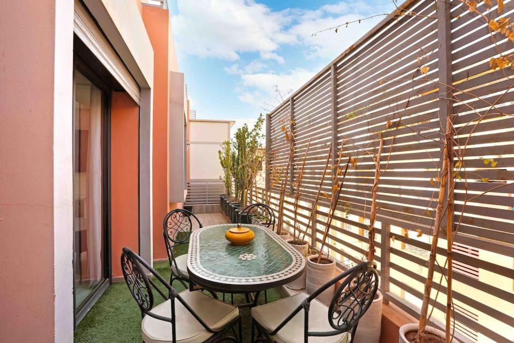 Elegant and Modern appart hôtel with Best location view 3