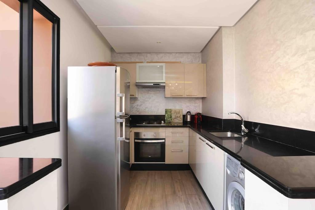 Elegant and Modern appart hôtel with Best location view 4