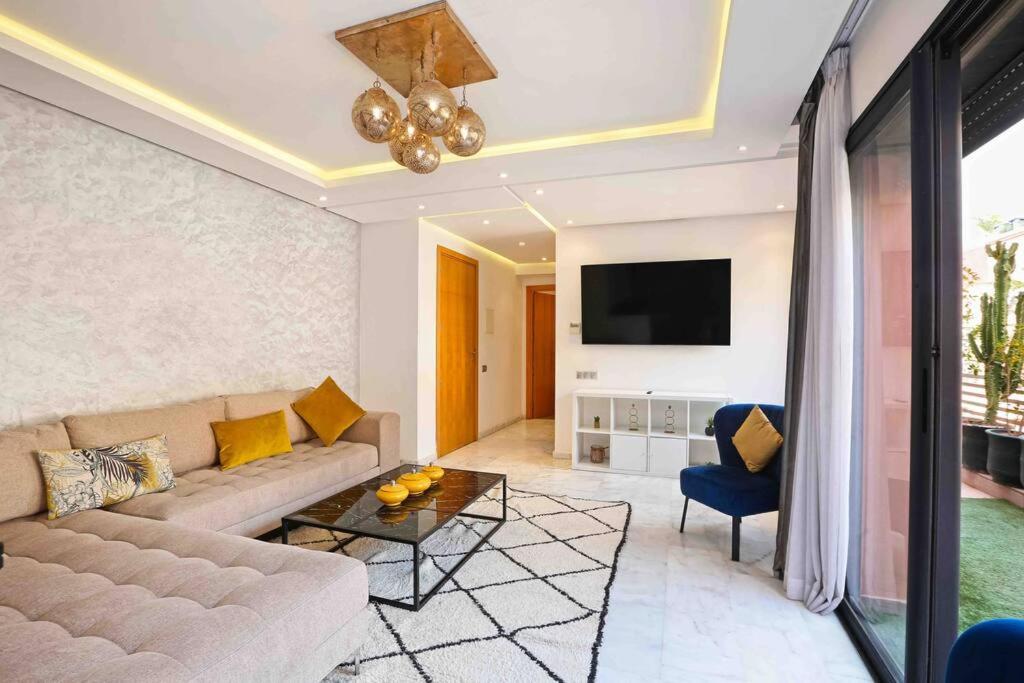 Elegant and Modern appart hôtel with Best location view 5