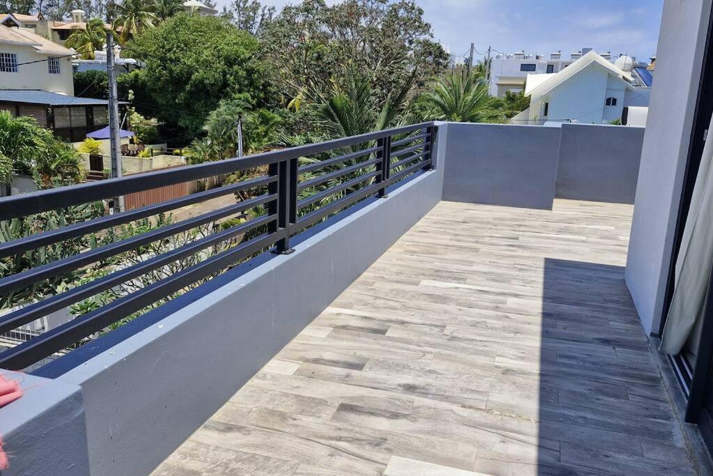 Entire Villa Albion 5 Bedroom and 4 bathrooms 270m2 view 3