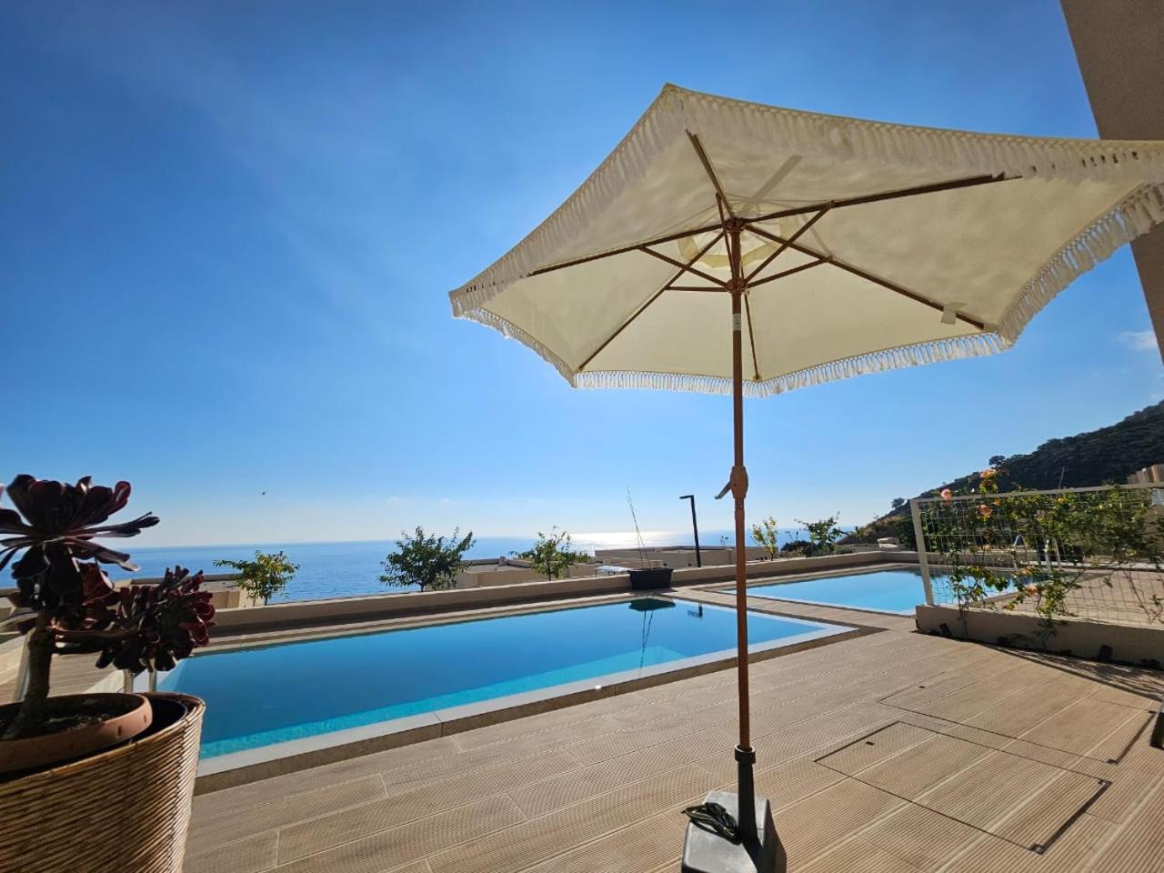 Villa Champagne Green Coast Palase