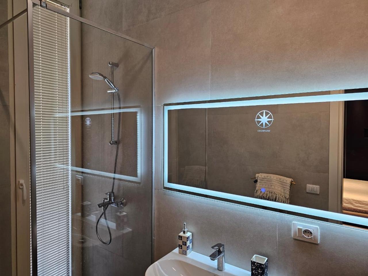 Villa Champagne Green Coast Palase