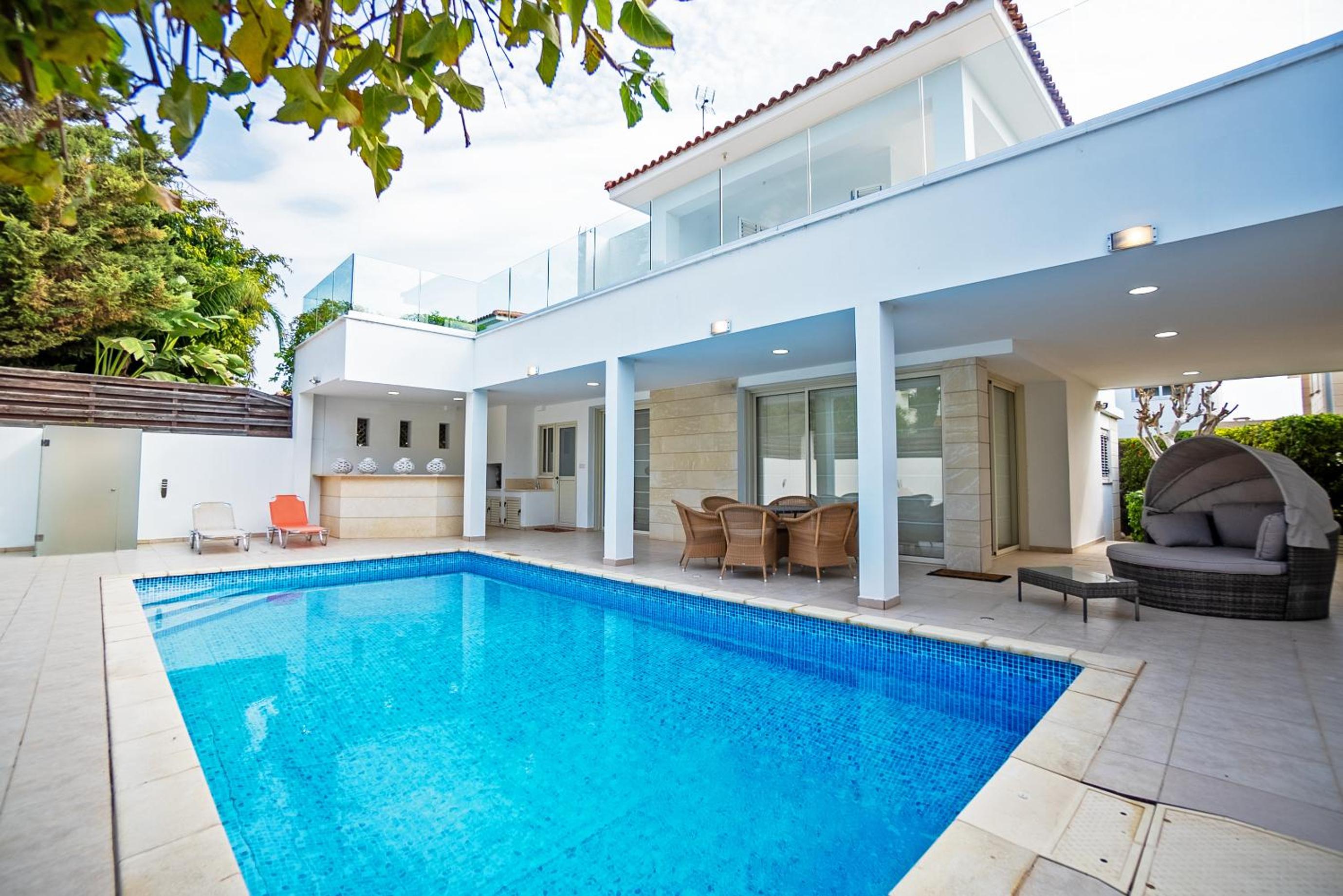 Beachfront Villa Larnaka Dhekelia with Pool