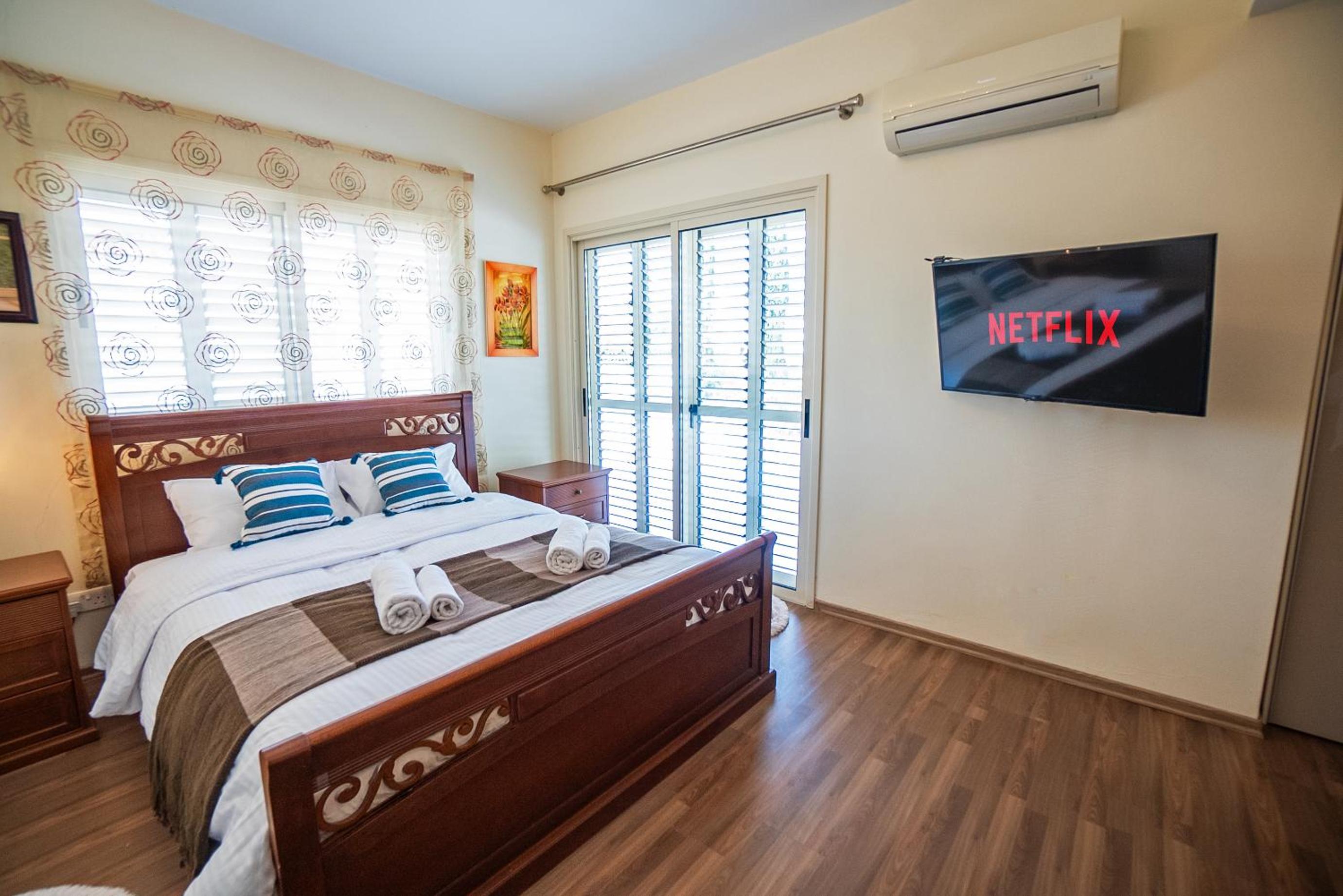 Beachfront Villa Larnaka Dhekelia with Pool