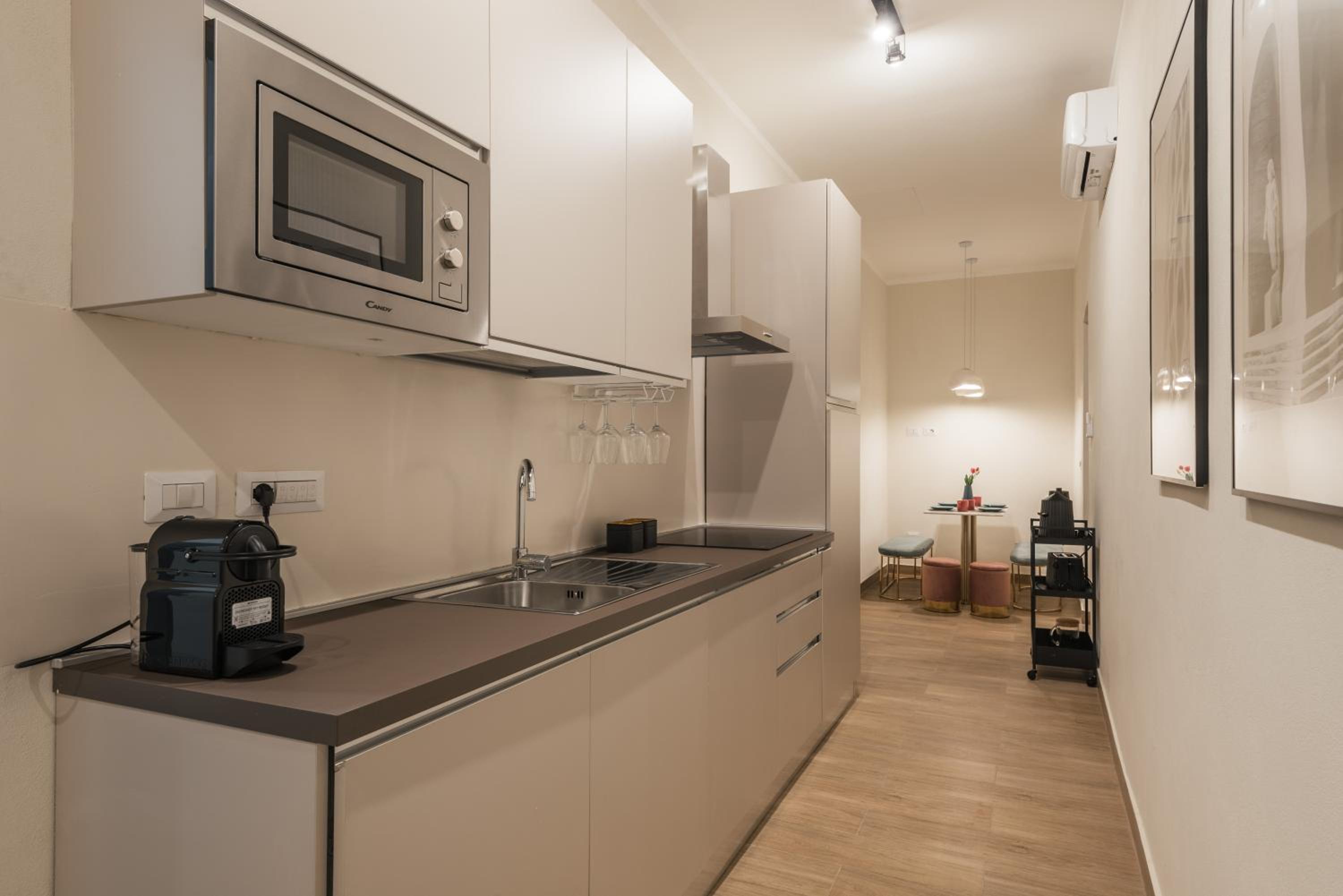 C1 Top Class Apartments, 2 camere delux, max 6 persone distante 15 minuti a piedi da Fontana di Trevi