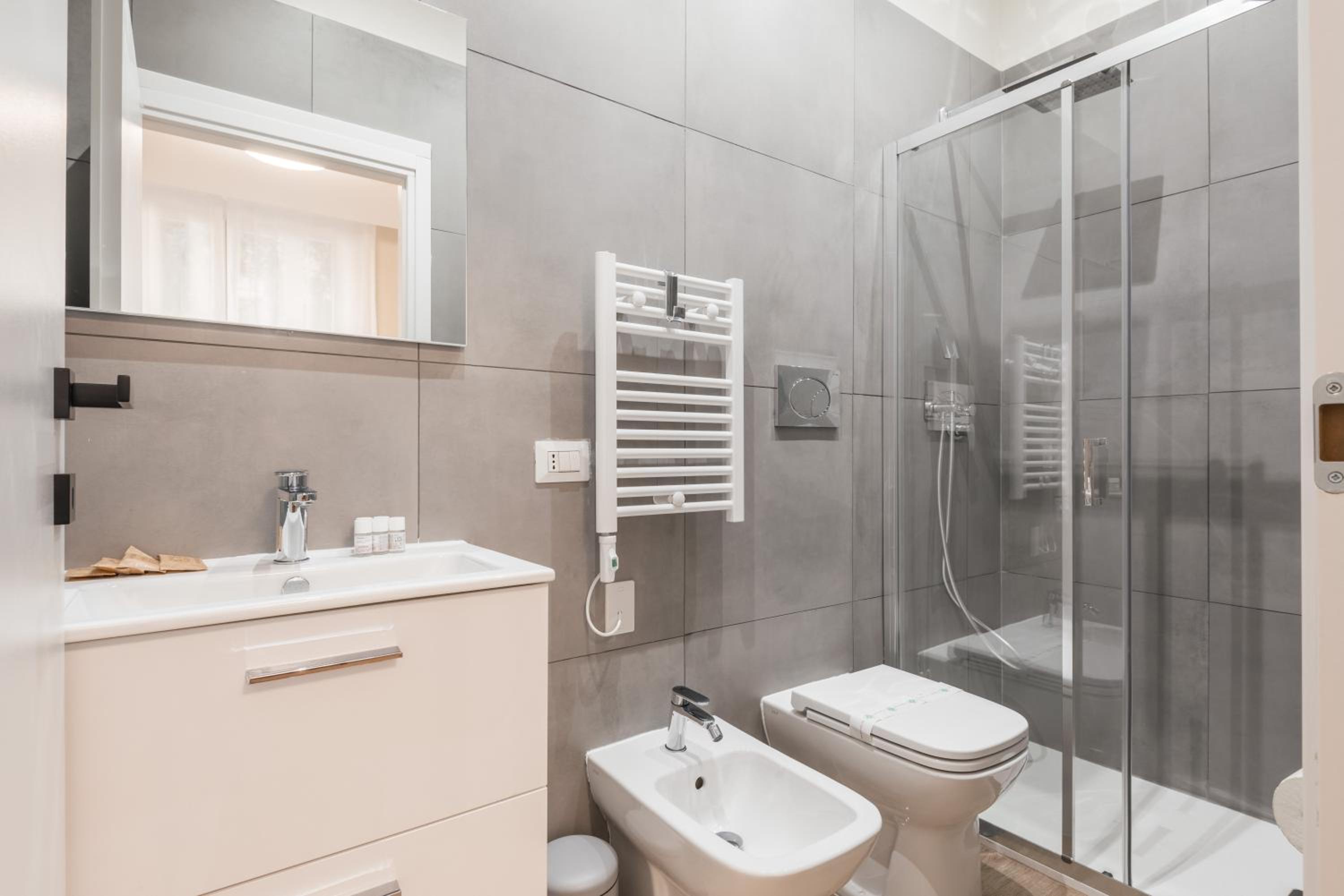 C1 Top Class Apartments, 2 camere delux, max 6 persone distante 15 minuti a piedi da Fontana di Trevi