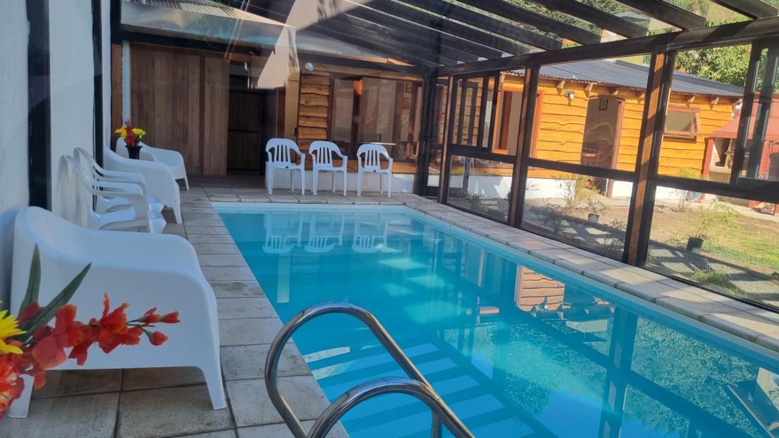 Hotel Cabana Con Piscina Cubierta