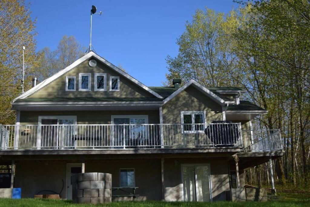Chalet Mug House, accès au Lac-aux-Sables, SPA 4 saisons