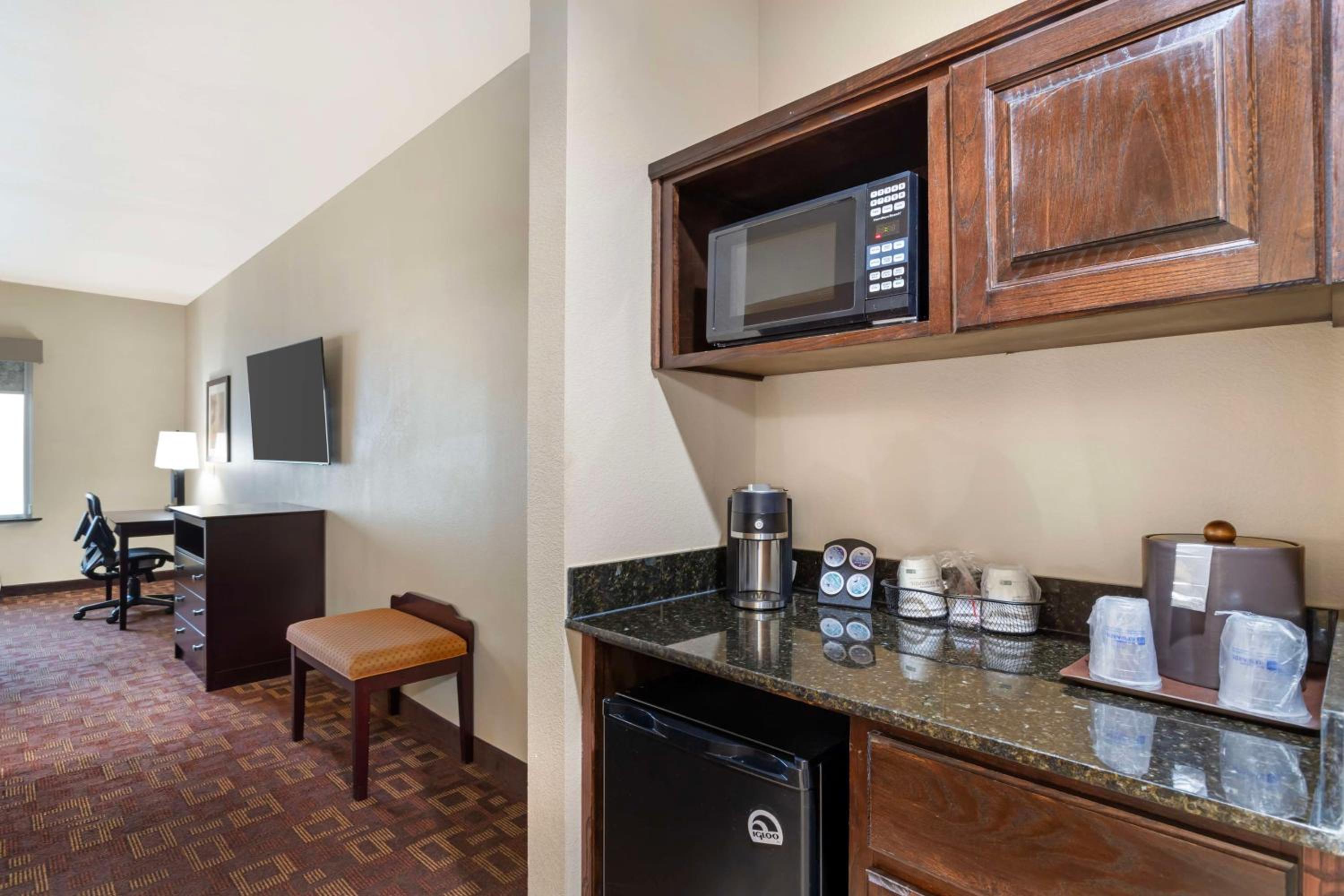 Best Western Plus Goliad Inn & Suites