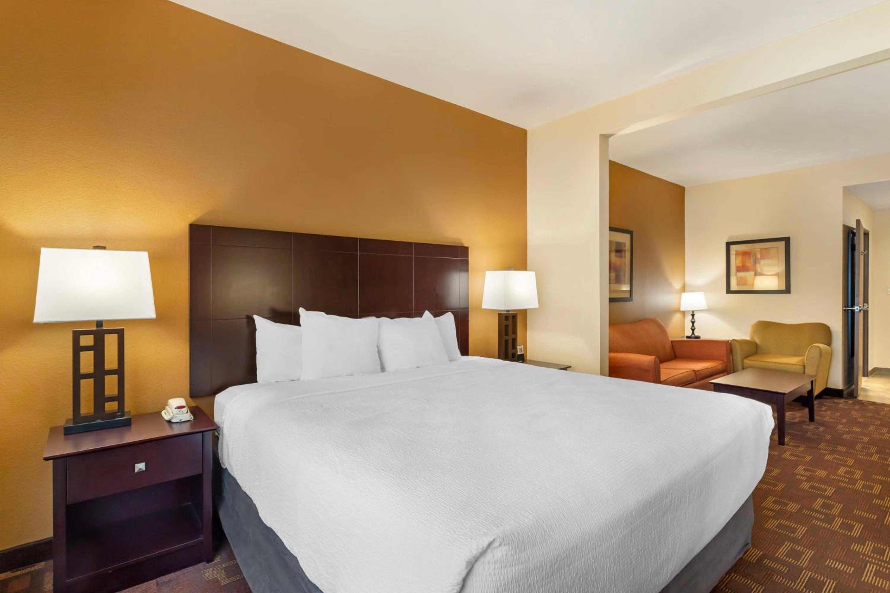 Best Western Plus Goliad Inn & Suites