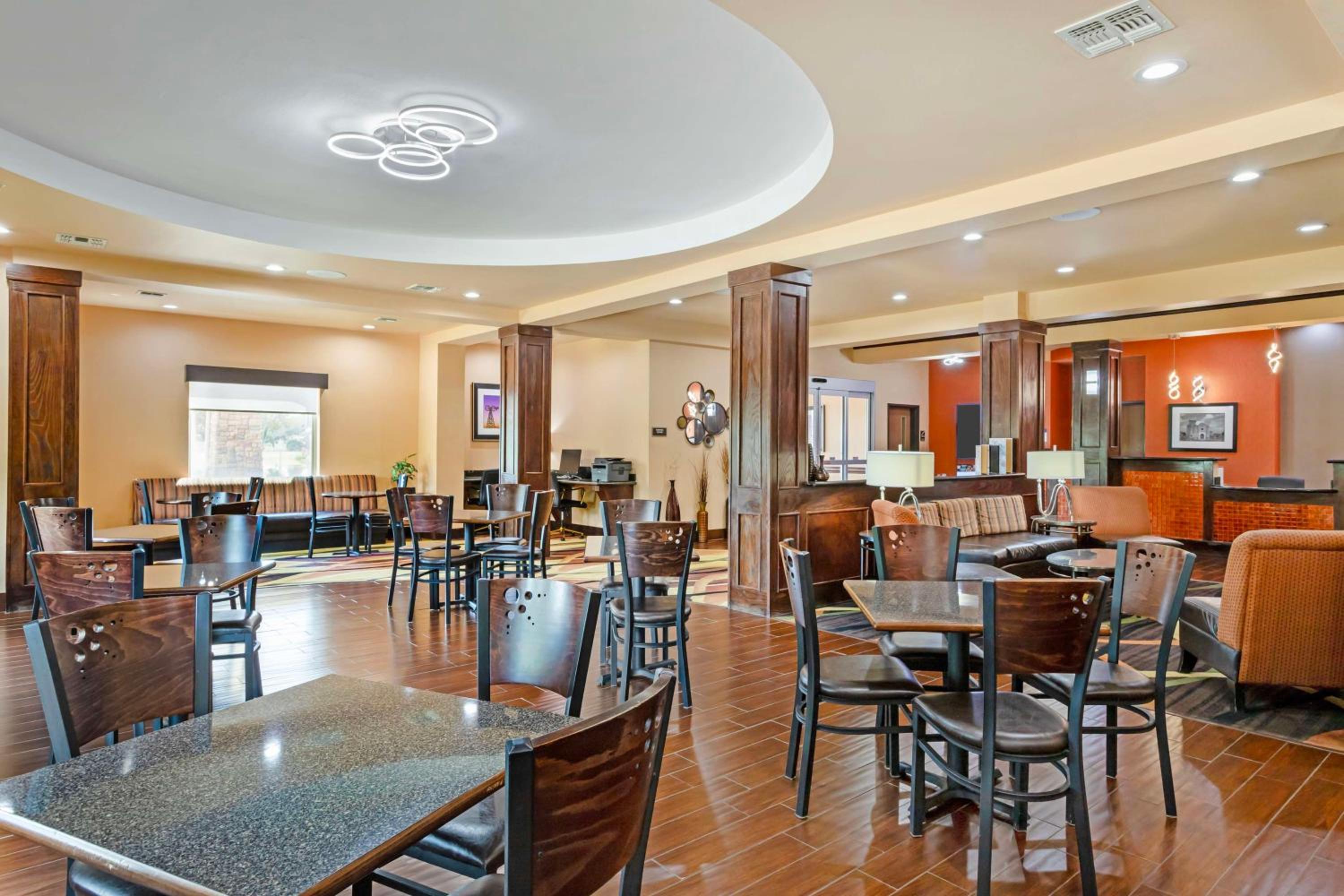 Best Western Plus Goliad Inn & Suites