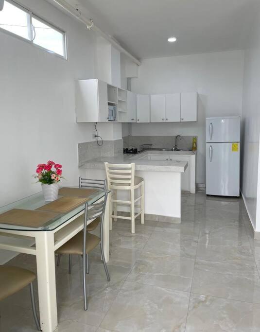 Hermoso apartamento #5 en unioro view 2