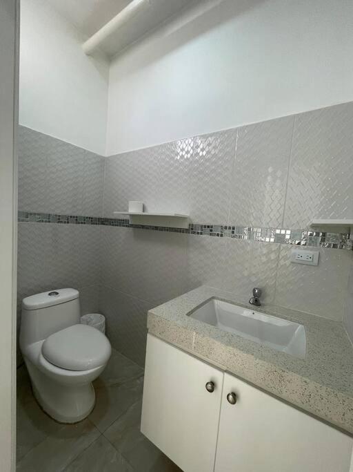 Hermoso apartamento #5 en unioro view 3