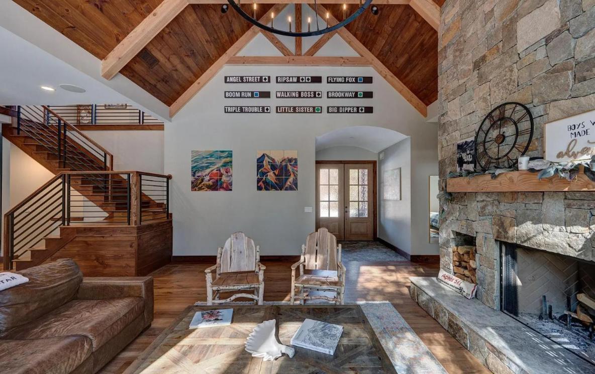 Huge Luxe Loon Mtn Chalet w Hot Tub & Fire Pit!