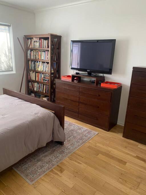 Los Angeles Vacations - Los Angeles Serenity, A Reseda Family Home - Property Image 23
