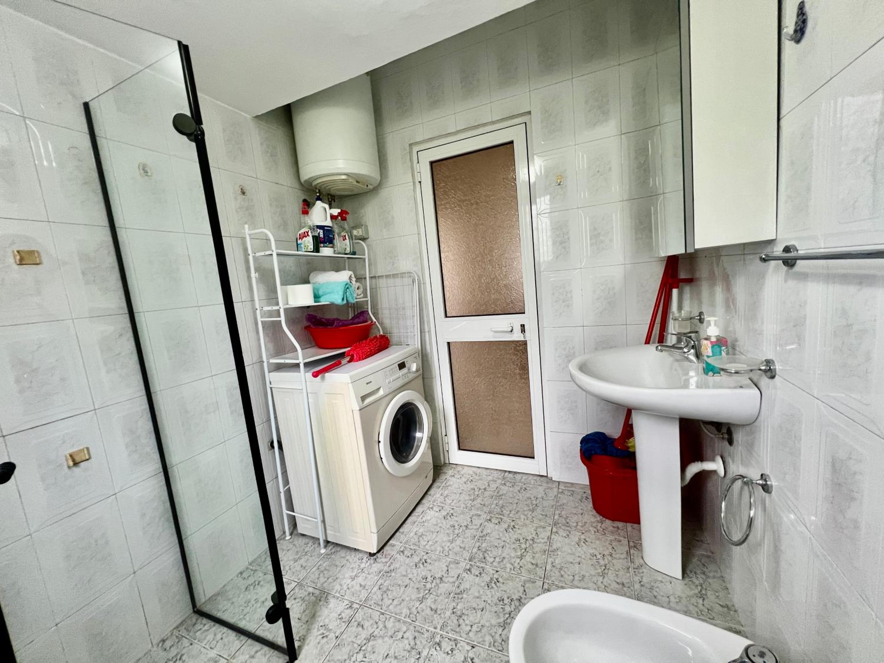 SisterHood Rooms- Shared Bathroom