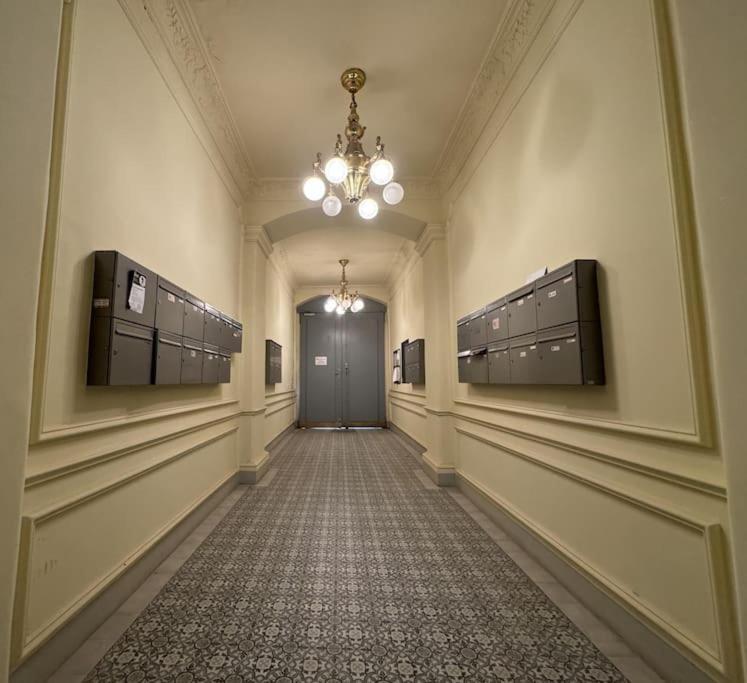 Historic Flat near Main Station