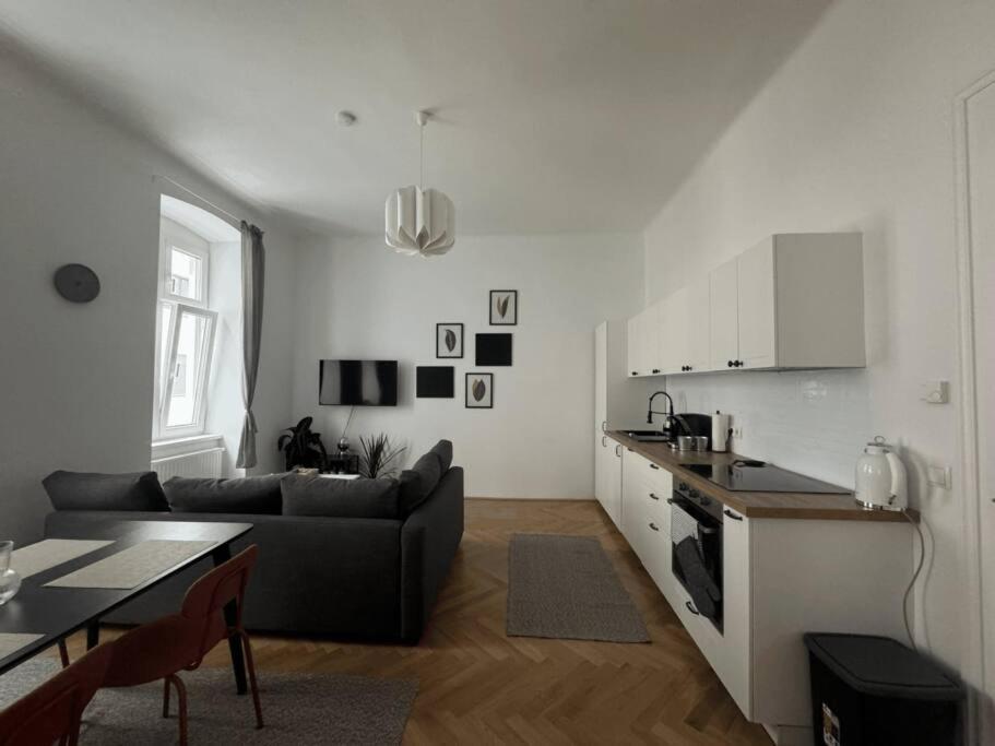 Historic Flat near Main Station