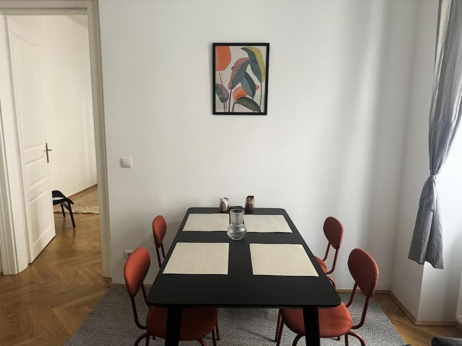 Historic Flat near Main Station