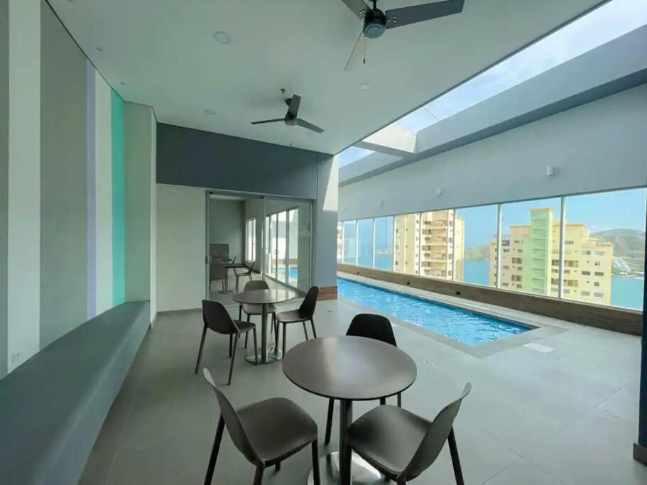 RODADERO EXCLUSIVO - 2hab Suite a METROS DEL MAR