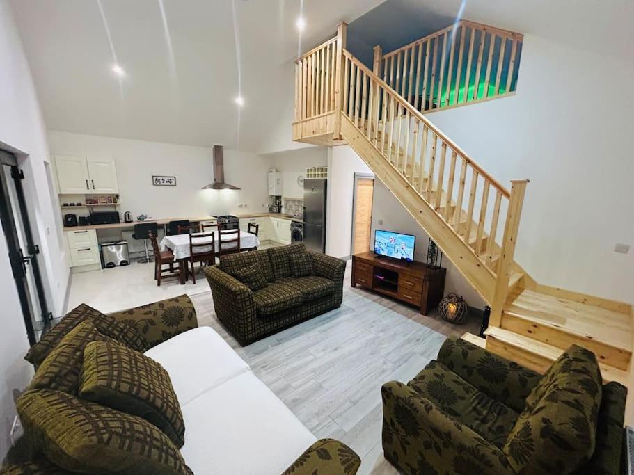 Hillview Lodge