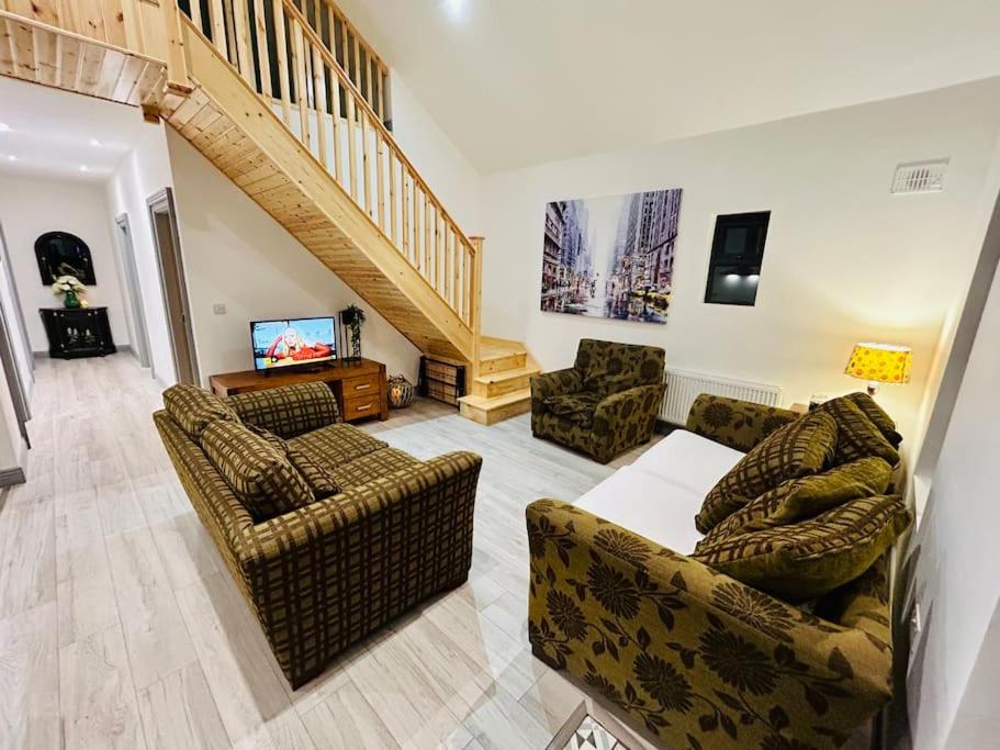 Hillview Lodge