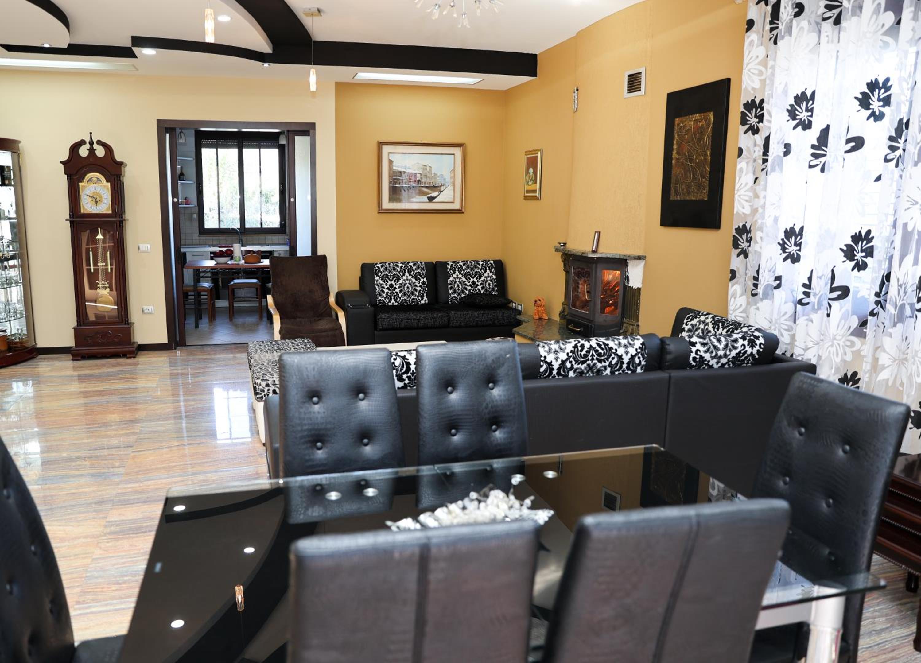 Amelia Heritage House - by DelMar