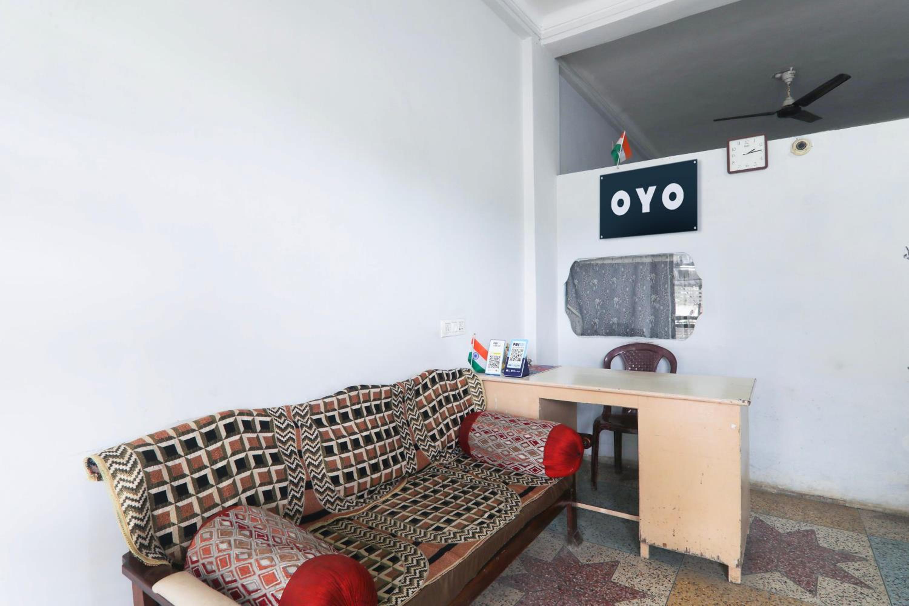 Lobby & Reception