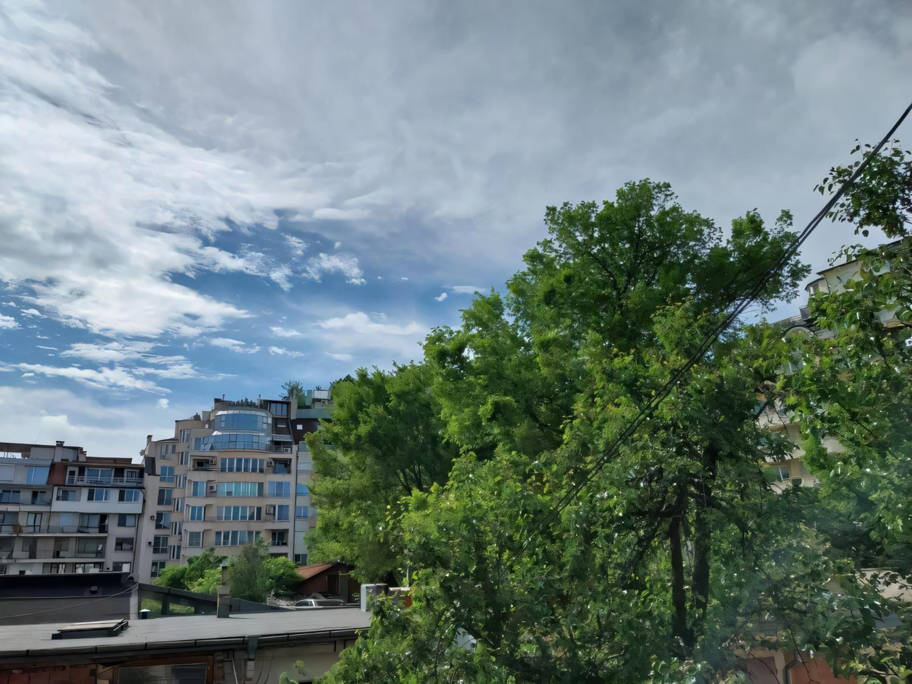 Independent studio in a house in the city